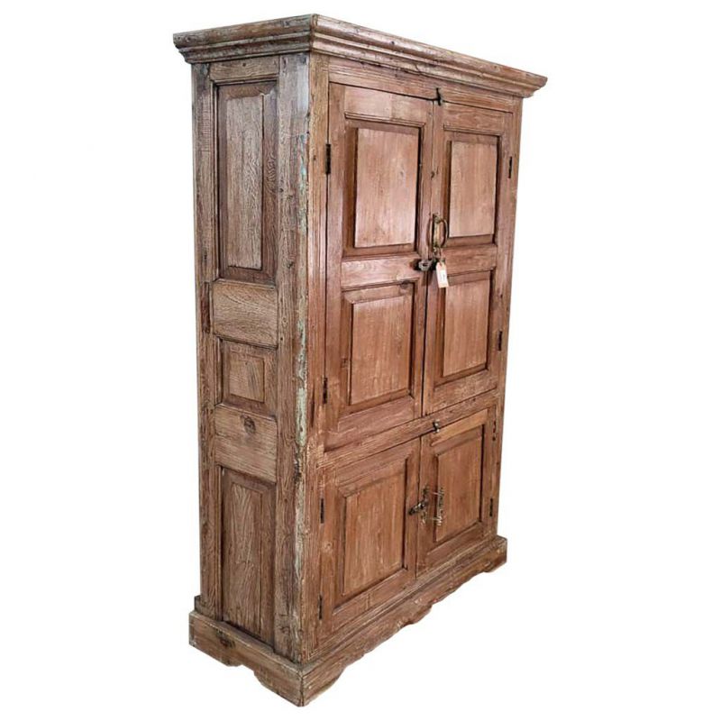 armario de madera acabado artesanal marron