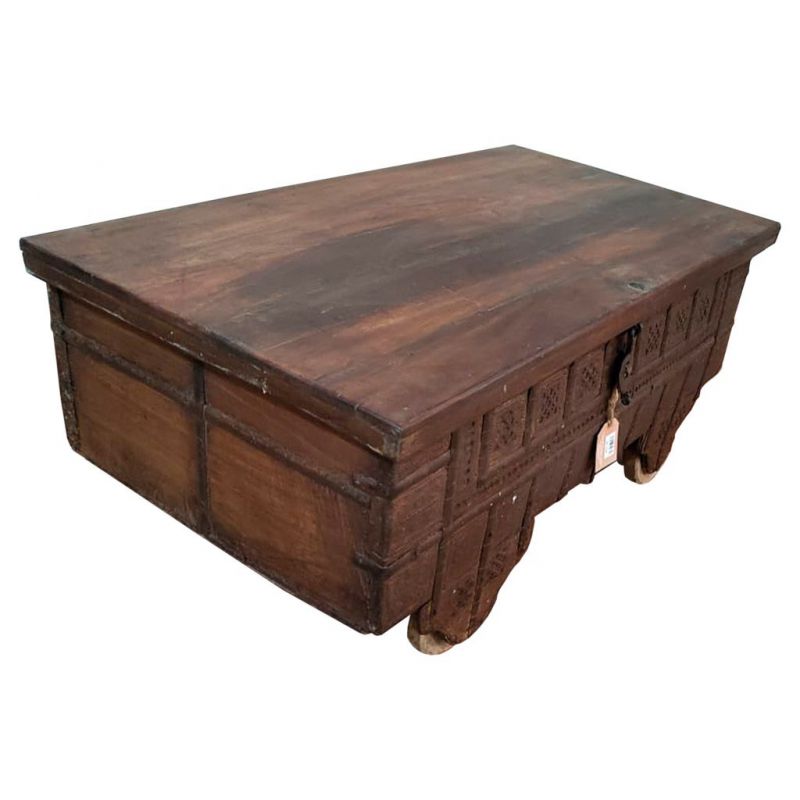 mesa baul de madera y metal  acabado artesanal marron