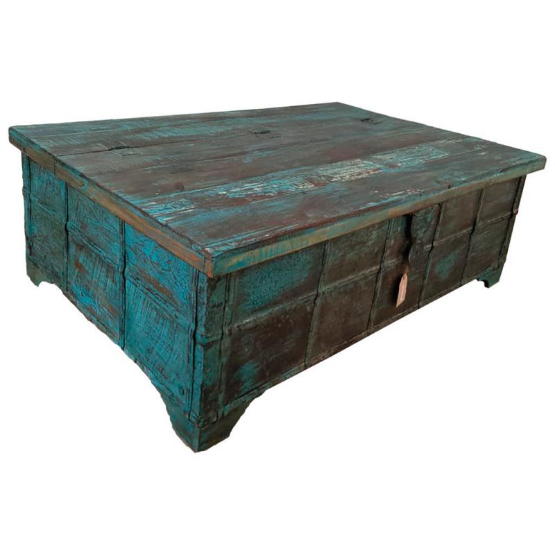 mesa baul de madera y metal acabado artesanal azul