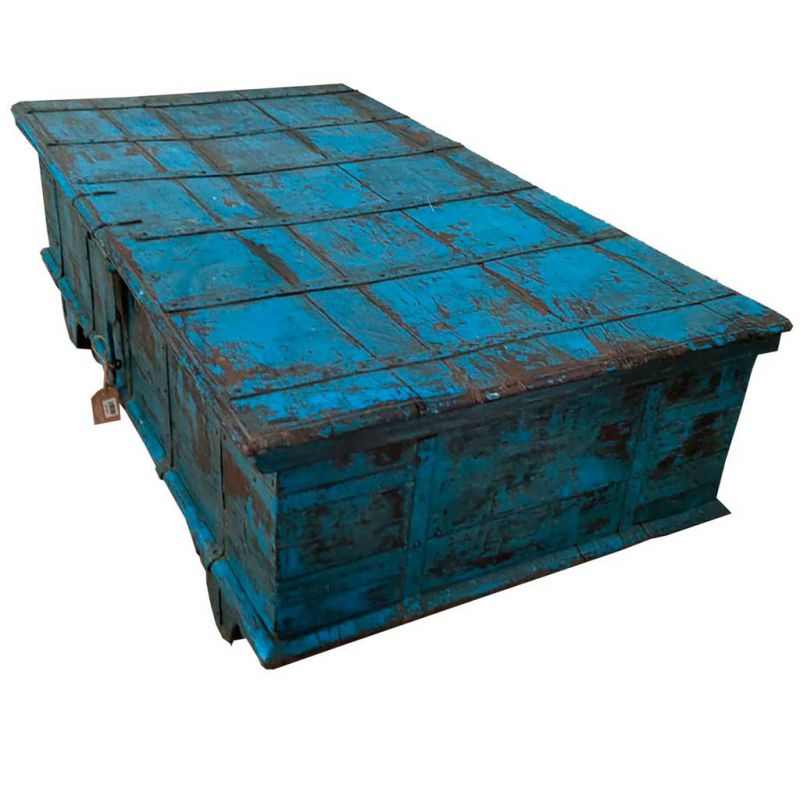 mesa baul de madera y metal acabado artesanal azul