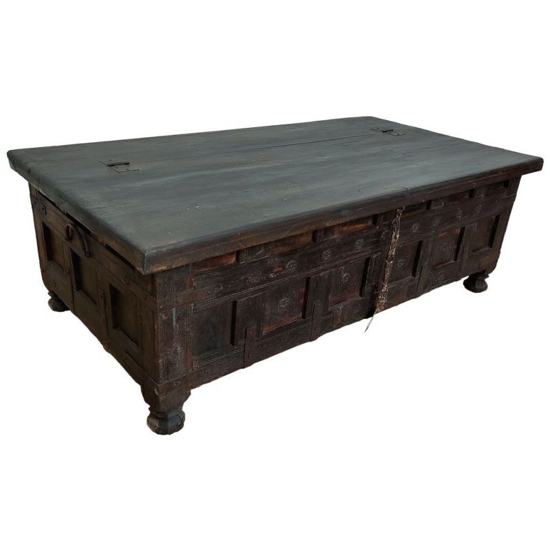 mesa baul de centro de madera y metal acabado artesanal marron